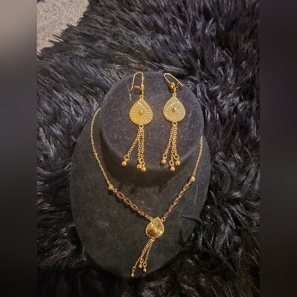 Elegant 21kgp Dubai Gold Jewelry Set with Earrings and Necklace - Picture 1 of 11